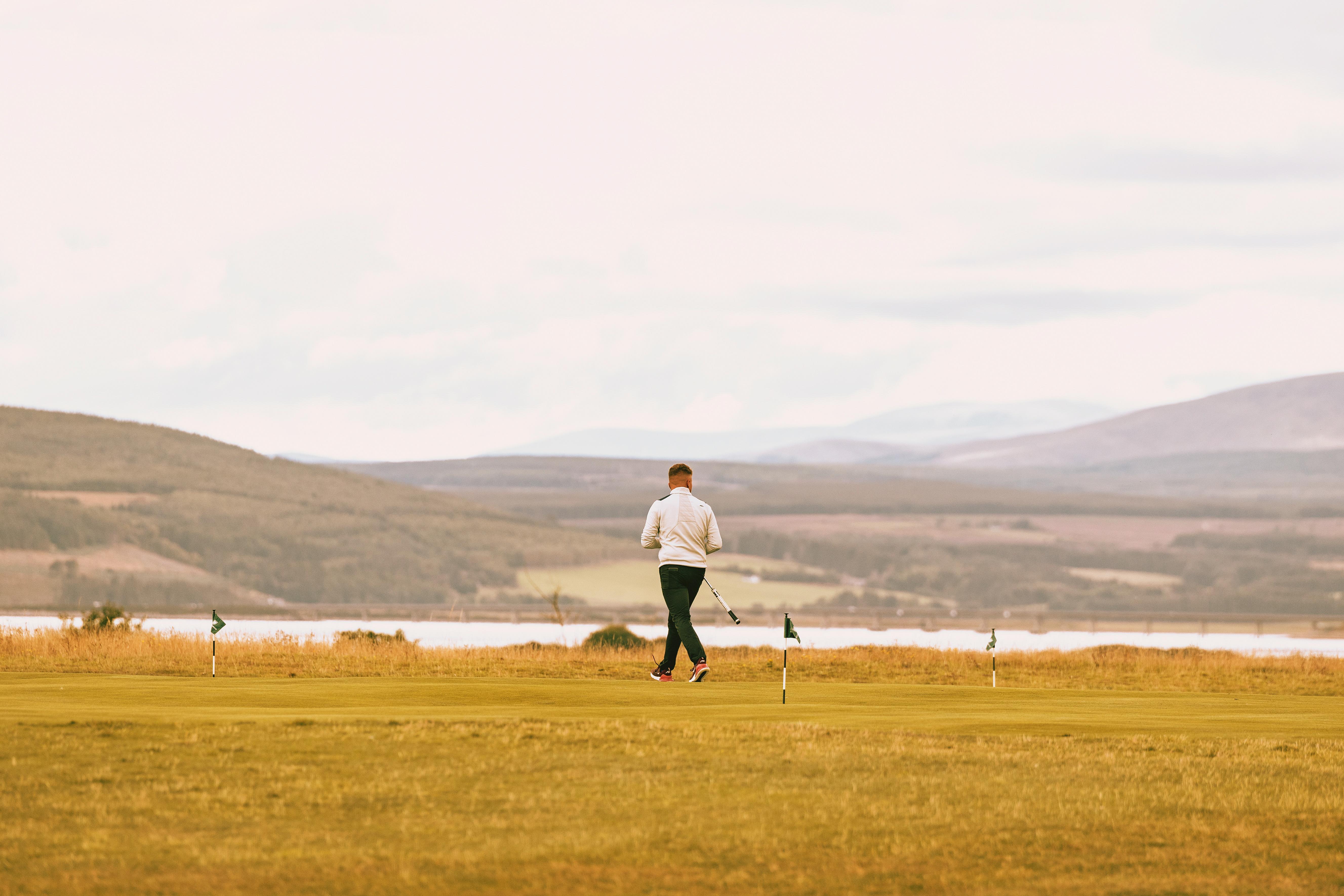 Dornoch Station Hotel Ngoại thất bức ảnh A player on the 18th fairway