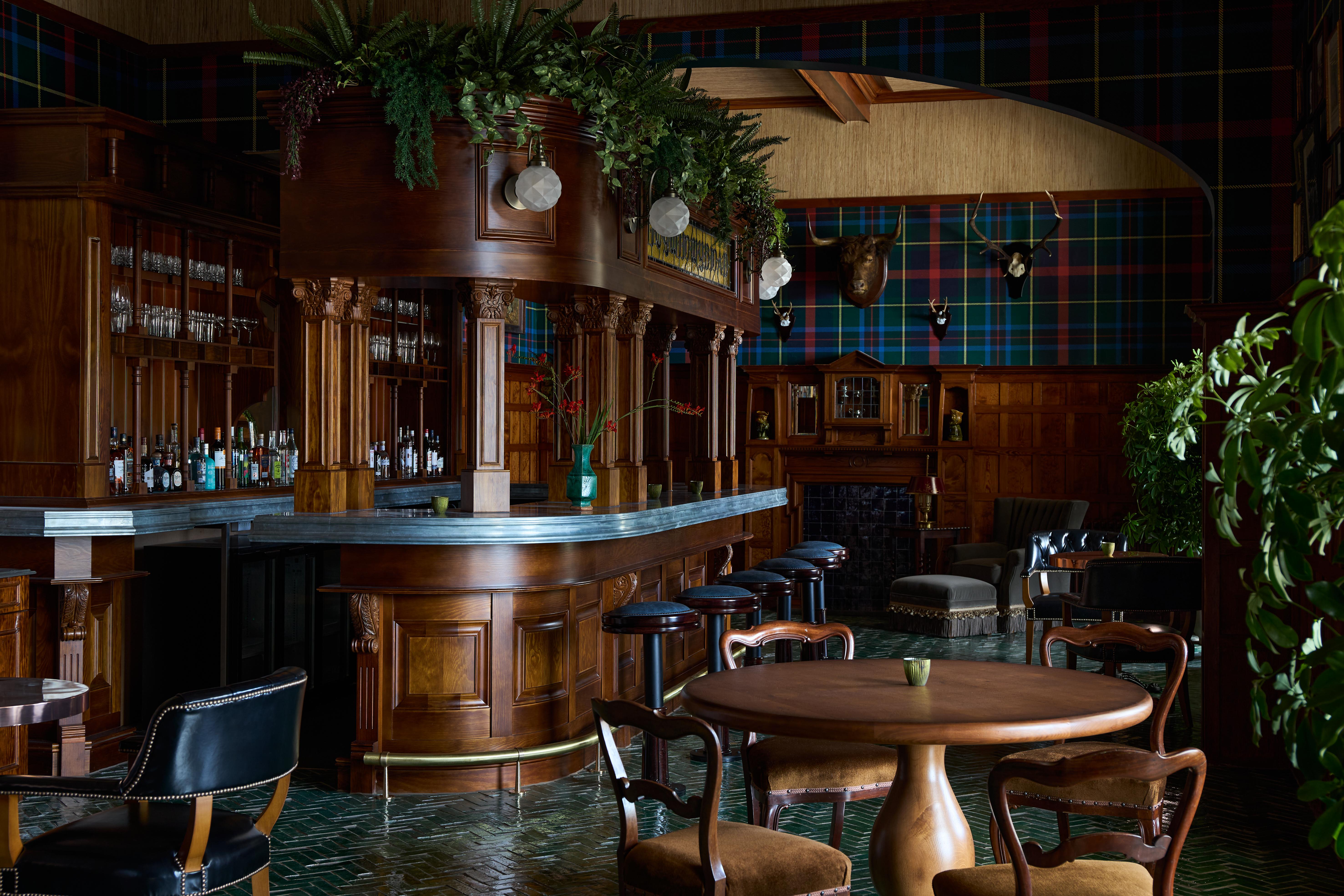 Dornoch Station Hotel Ngoại thất bức ảnh The bar at the 2010 World Economic Forum