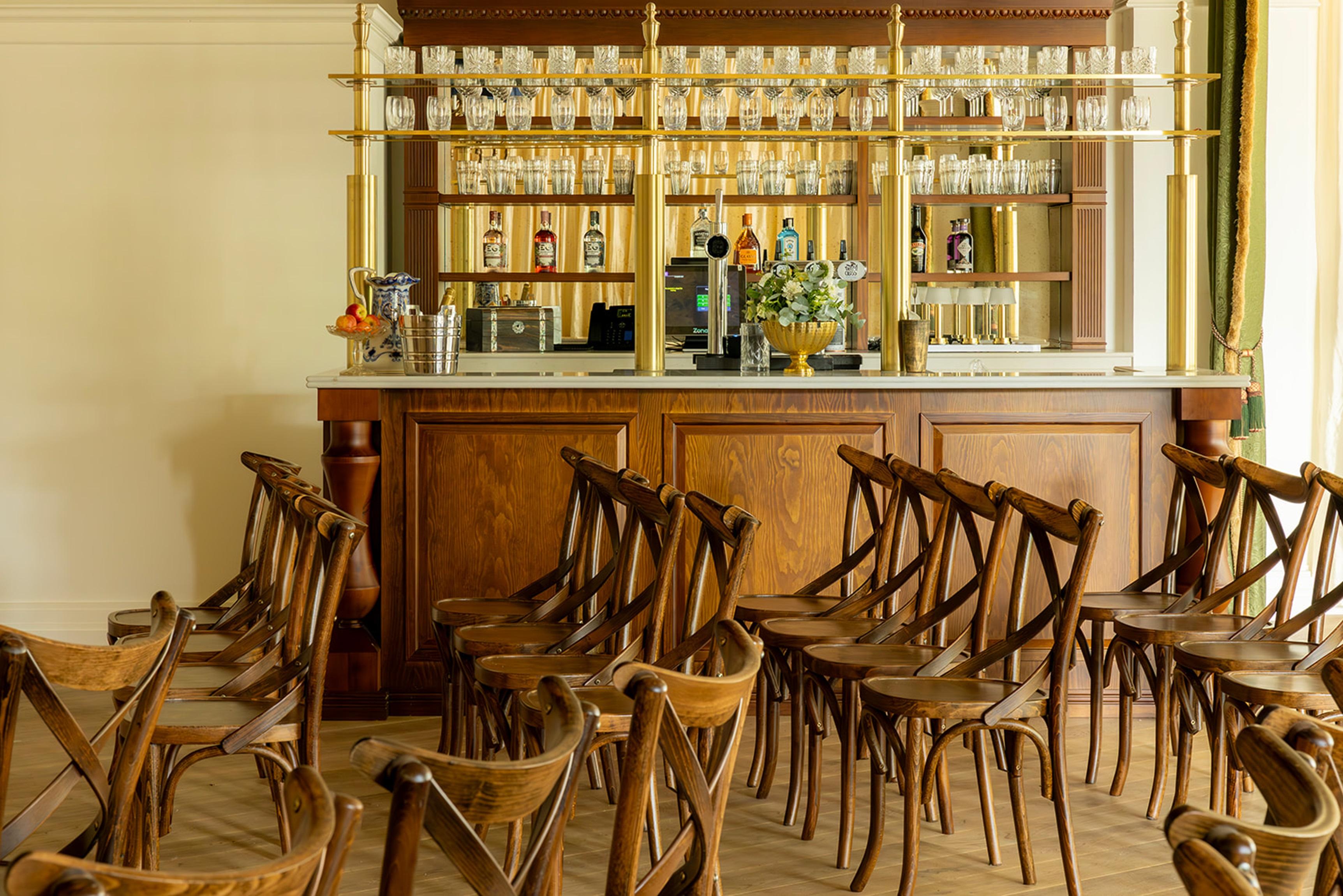 Dornoch Station Hotel Ngoại thất bức ảnh The bar at the Royal Automobile Club